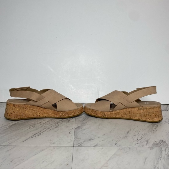 Eileen Fisher Wedge Heel Tan Sandal 9 - Picture 4 of 12